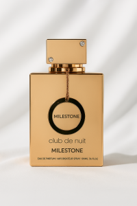 Chai nước hoa Unisex Armaf Club De Nuit Milestone EDP 105ml màu vàng gold sang trọng, thiết kế vuông vức với nắp chai gắn đá tinh xảo, biểu tượng vòng tròn treo logo đặc trưng, sản phẩm chính hãng tại UPerfume.